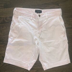 American eagle 🦅 light pink shorts/ Size 32
